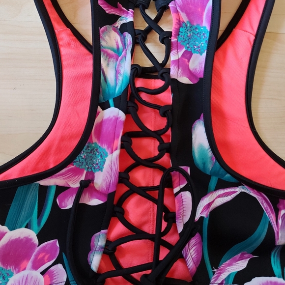 Bodyglove Floral Strappy Swim Top - Picture 4 of 8